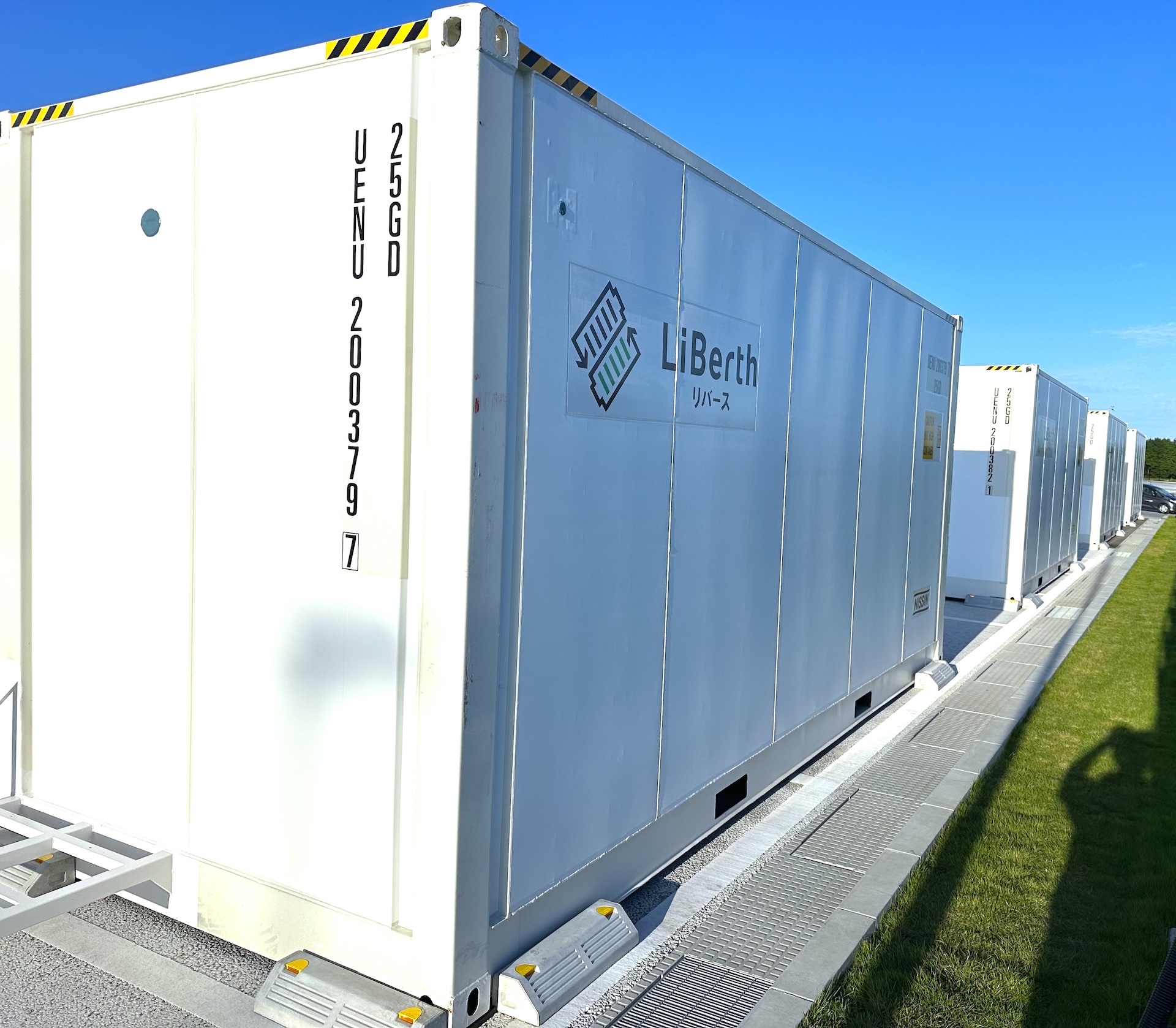 20ftコンテナ４台　スペースクール高耐久フィルム　施工